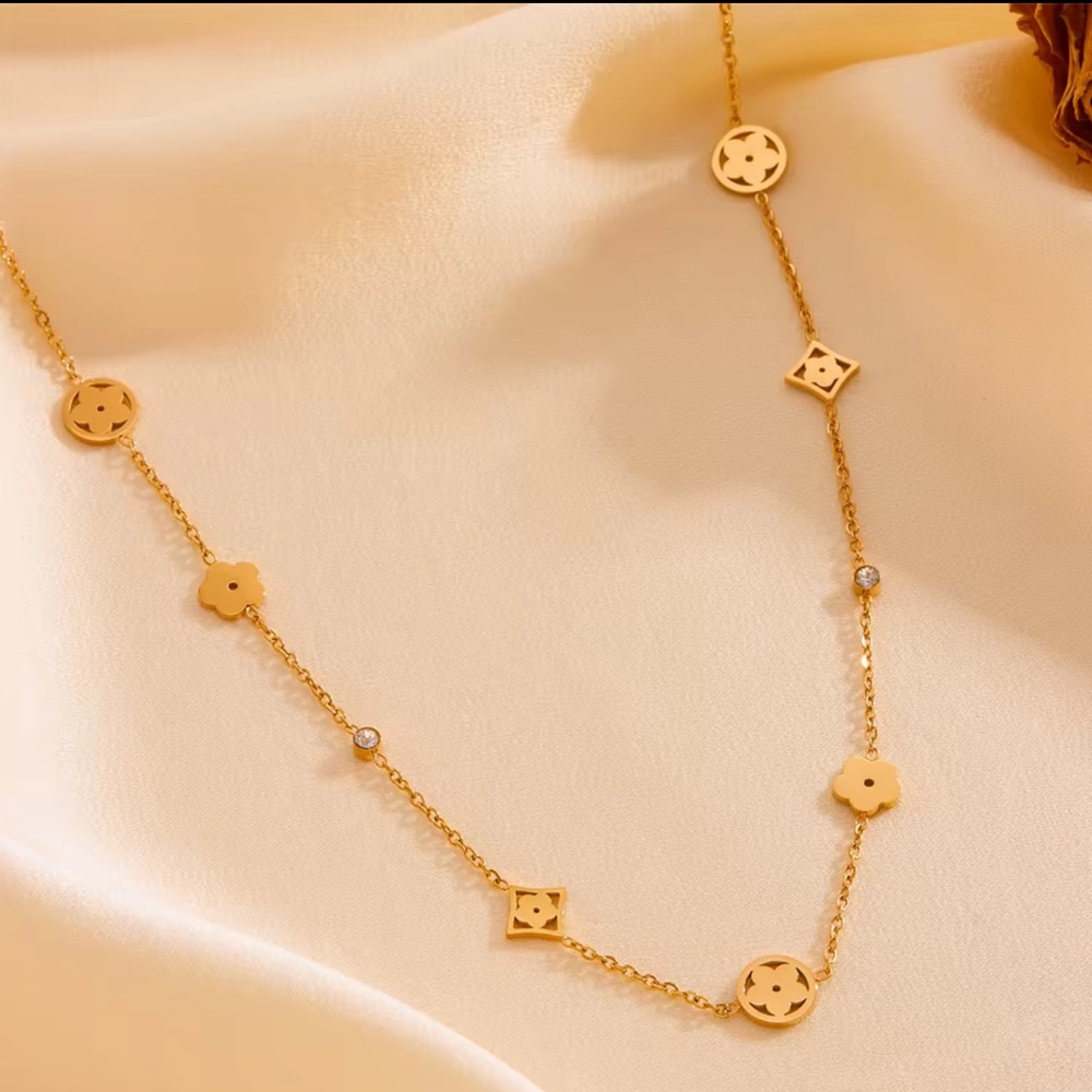 Gold Stainless Steel Clover Rhinestone Pendant Idylle Blossom Monogram Necklace - Picture 10 of 10